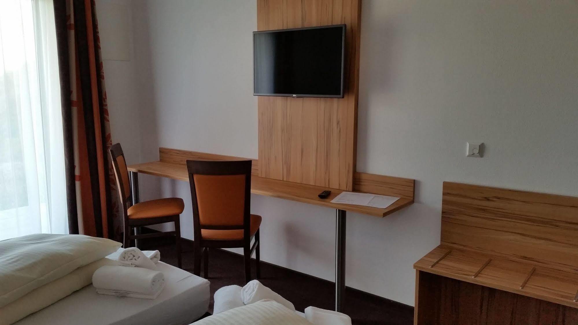Gröbenzell牧羊人旅馆公寓式酒店 外观 照片